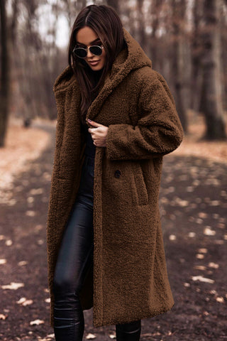 Elegancki damski płaszcz teddy z kapturem – długi fason, miękki polar