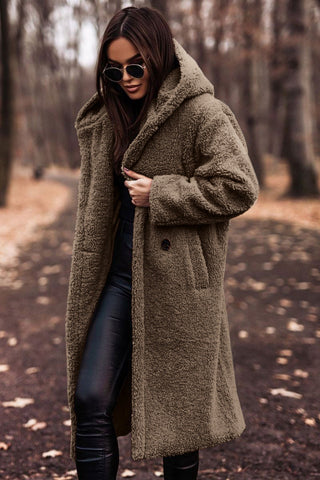 Elegancki damski płaszcz teddy z kapturem – długi fason, miękki polar